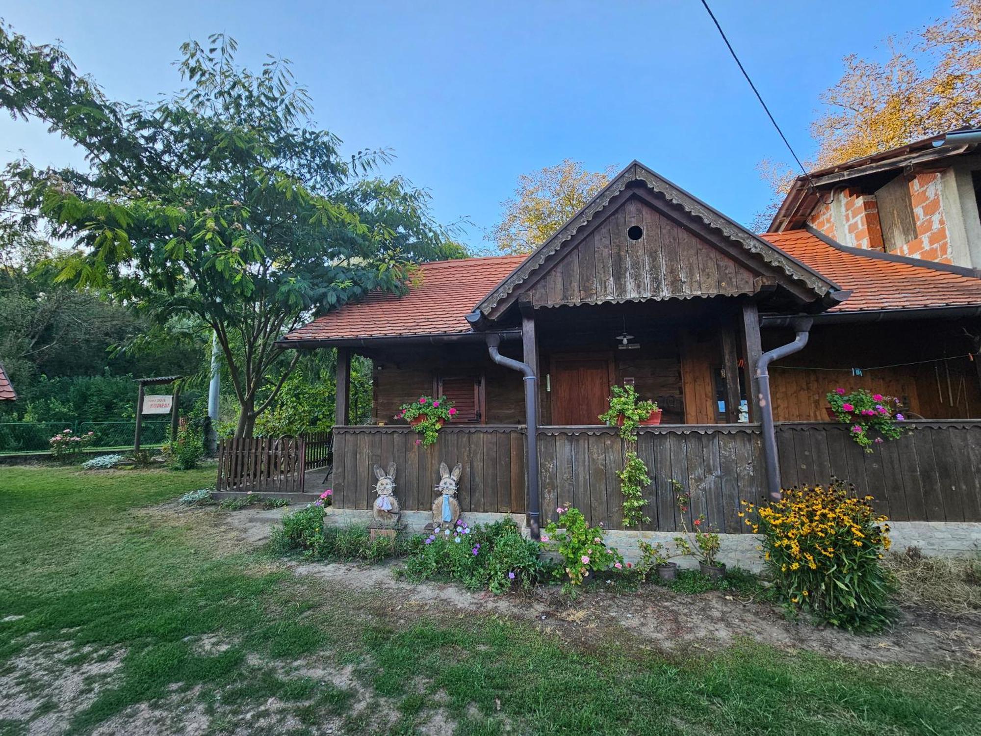 Apartments Kuvarna Cigoc Exterior photo