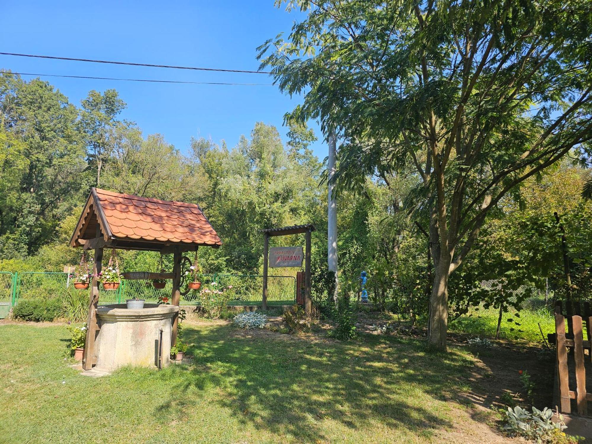 Apartments Kuvarna Cigoc Exterior photo